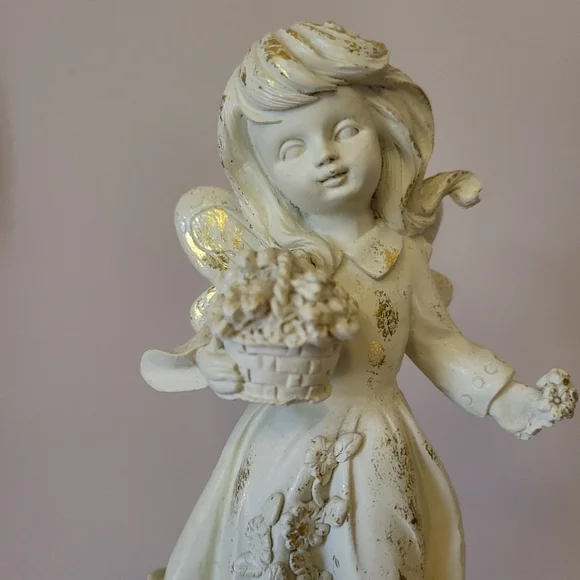 Fairy ~ Angel Girl Figurine ~ Display Space for Votive, etc.~ Vintage? ~ Pretty! - Picture 8 of 16